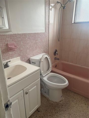 5738 Lincoln Street B, Hollywood, FL 33021