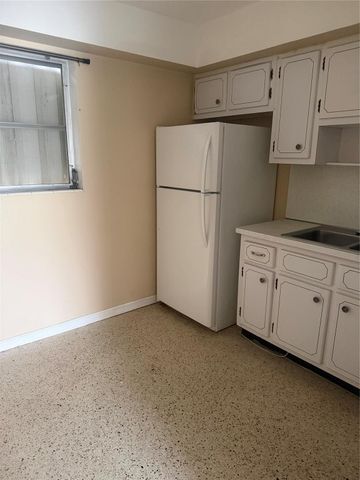 5738 Lincoln Street B, Hollywood, FL 33021