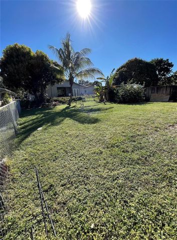 5738 Lincoln Street B, Hollywood, FL 33021