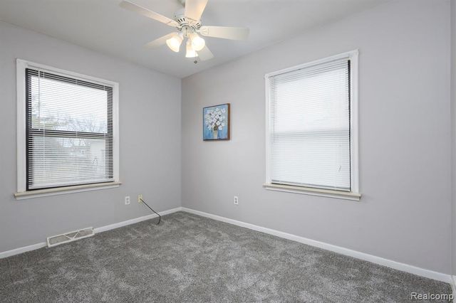 17204 Park Lane, Fraser, MI 48026