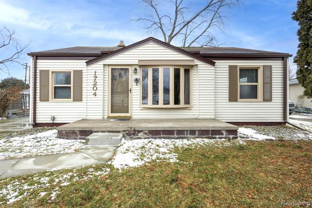 17204 Park Lane, Fraser, MI 48026