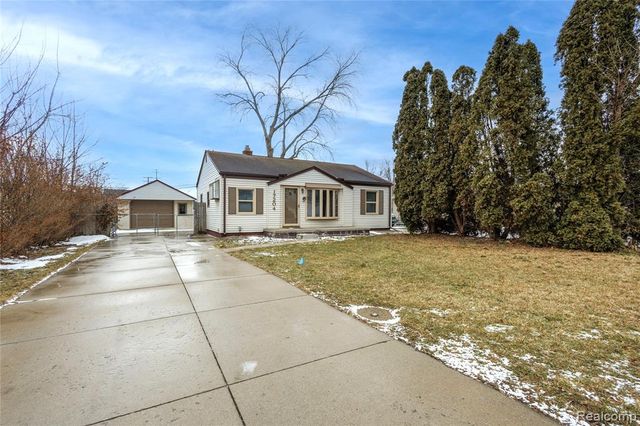 17204 Park Lane, Fraser, MI 48026