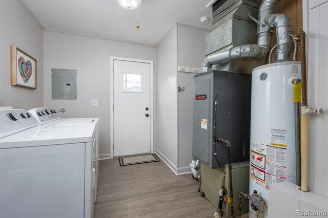 17204 Park Lane, Fraser, MI 48026