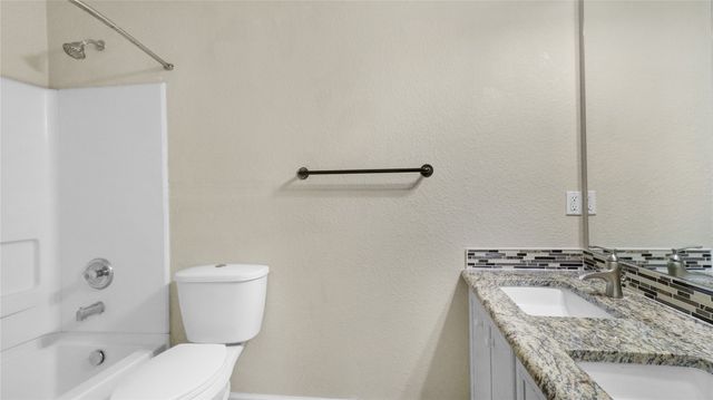9000 King Ranch Drive, Cross Roads, TX 76227