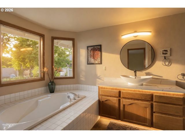 6912 Se BLAINE St, Hillsboro, OR 97123