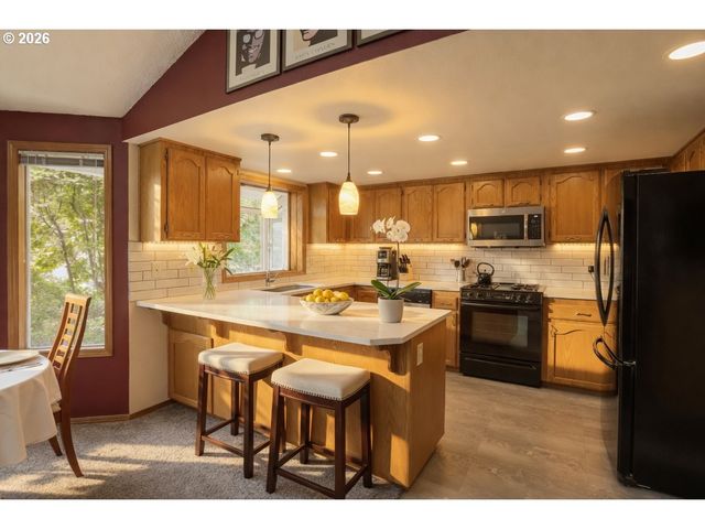 6912 Se BLAINE St, Hillsboro, OR 97123
