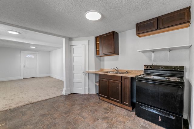 1421 S Main St, Wichita, KS 67213