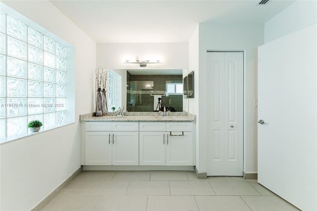 6061 Old Court Rd 208, Boca Raton, FL 33433