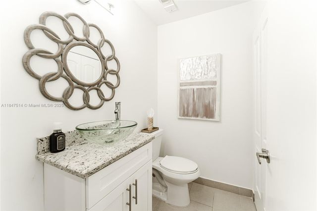 6061 Old Court Rd 208, Boca Raton, FL 33433