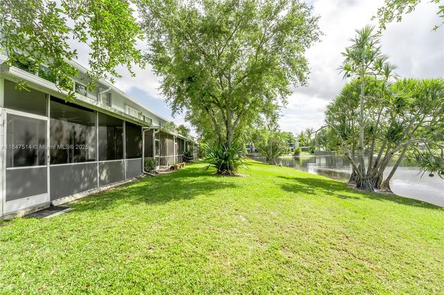 6061 Old Court Rd 208, Boca Raton, FL 33433