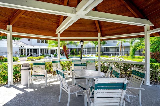6061 Old Court Rd 208, Boca Raton, FL 33433