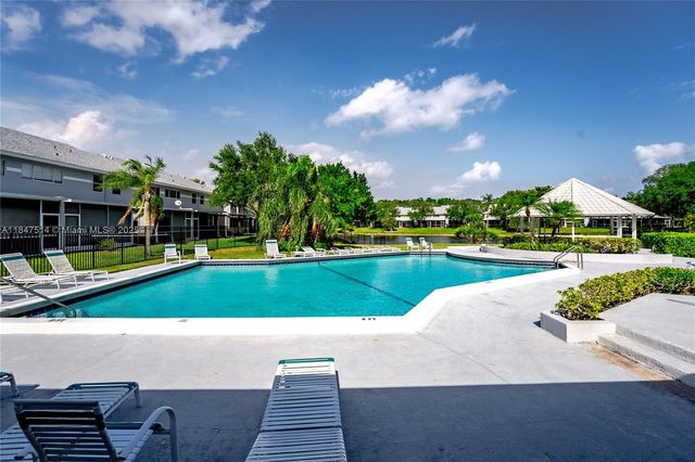 6061 Old Court Rd 208, Boca Raton, FL 33433