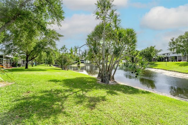 6061 Old Court Rd 208, Boca Raton, FL 33433