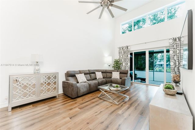 6061 Old Court Rd 208, Boca Raton, FL 33433