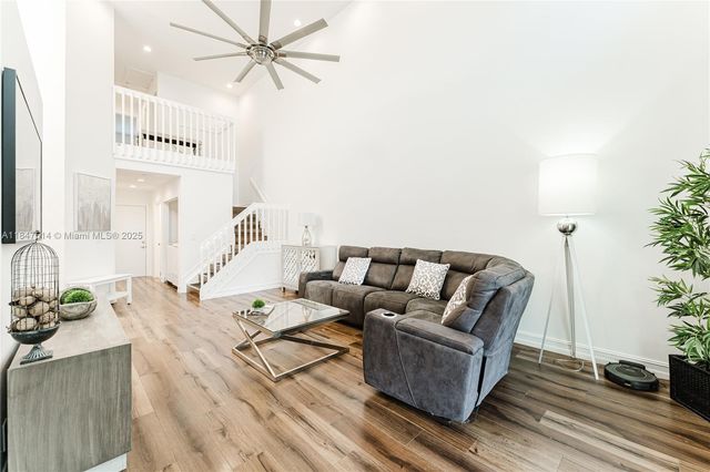 6061 Old Court Rd 208, Boca Raton, FL 33433