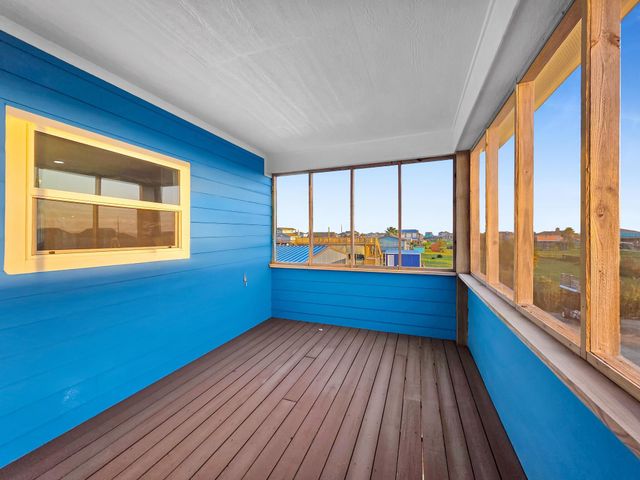 979 Oneal Road, Crystal Beach, TX 77650