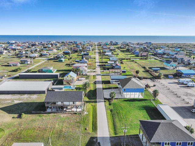 979 Oneal Road, Crystal Beach, TX 77650