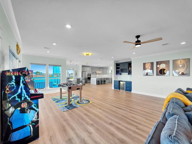 979 Oneal Road, Crystal Beach, TX 77650