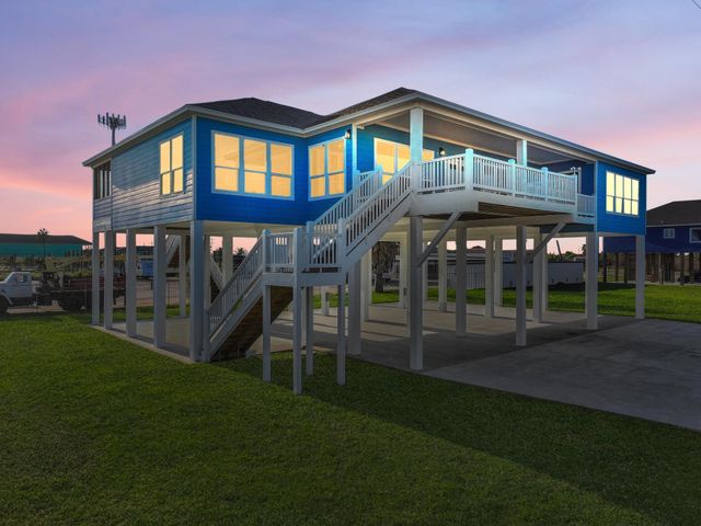 979 Oneal Road, Crystal Beach, TX 77650