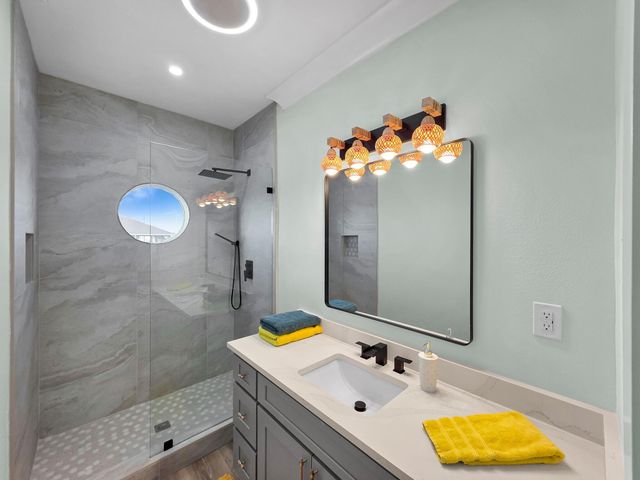 979 Oneal Road, Crystal Beach, TX 77650