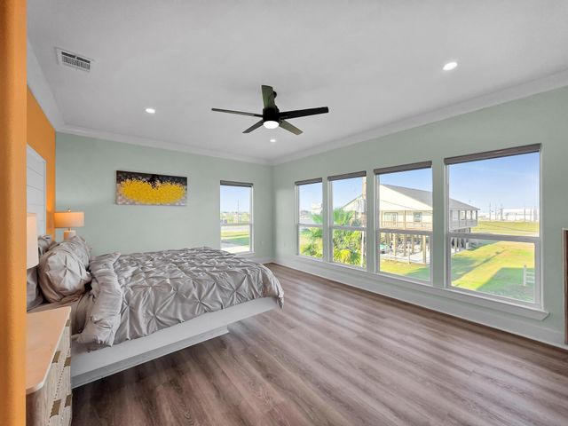 979 Oneal Road, Crystal Beach, TX 77650