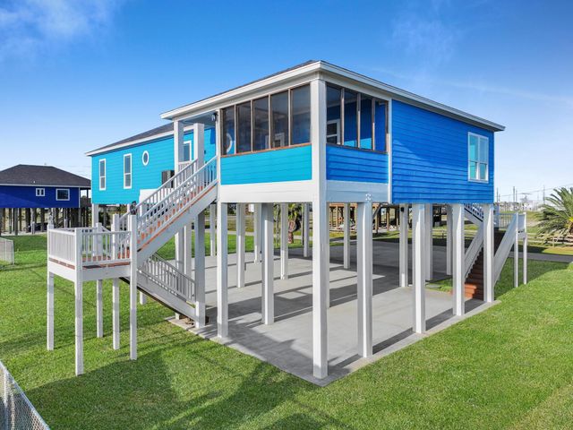 979 Oneal Road, Crystal Beach, TX 77650