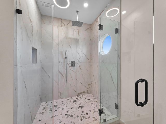 979 Oneal Road, Crystal Beach, TX 77650