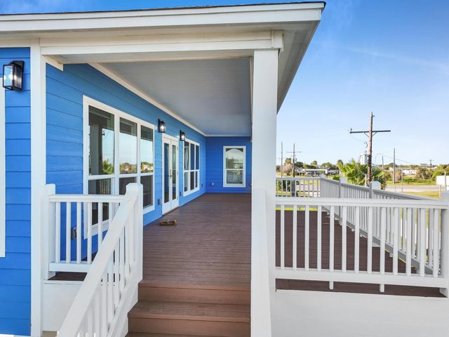 979 Oneal Road, Crystal Beach, TX 77650