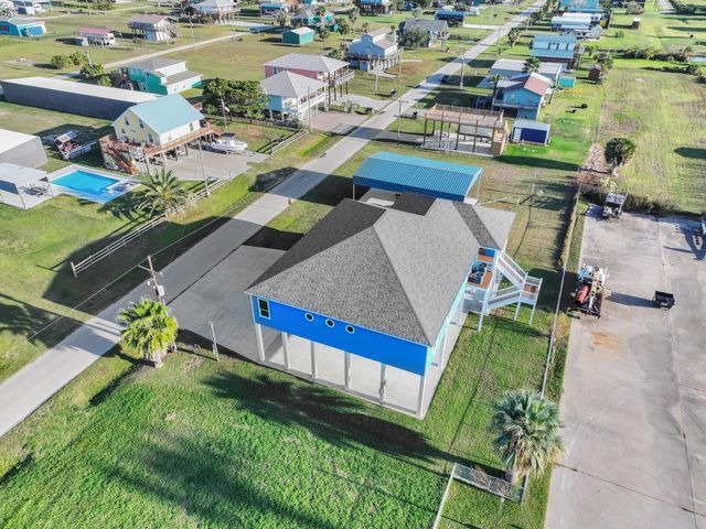 979 Oneal Road, Crystal Beach, TX 77650