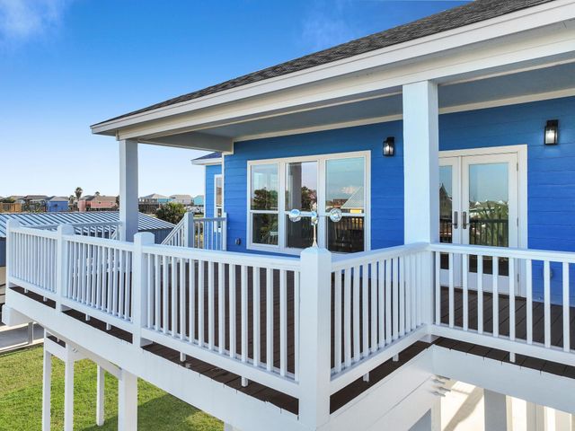 979 Oneal Road, Crystal Beach, TX 77650