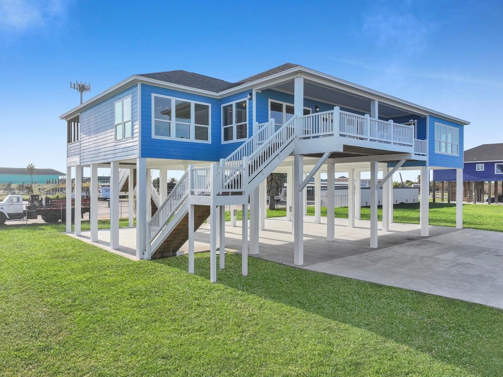 979 Oneal Road, Crystal Beach, TX 77650
