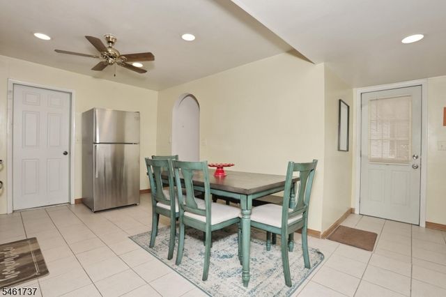 15 Crescent Ave, Totowa Boro, NJ 07512