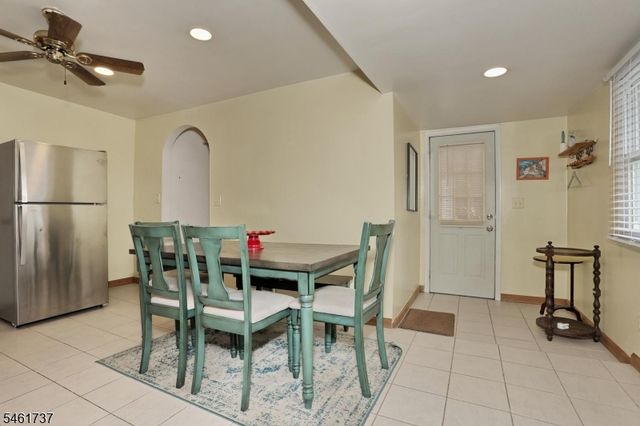 15 Crescent Ave, Totowa Boro, NJ 07512