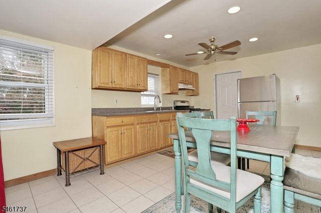 15 Crescent Ave, Totowa Boro, NJ 07512