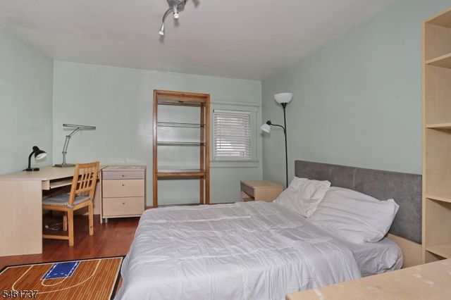 15 Crescent Ave, Totowa Boro, NJ 07512