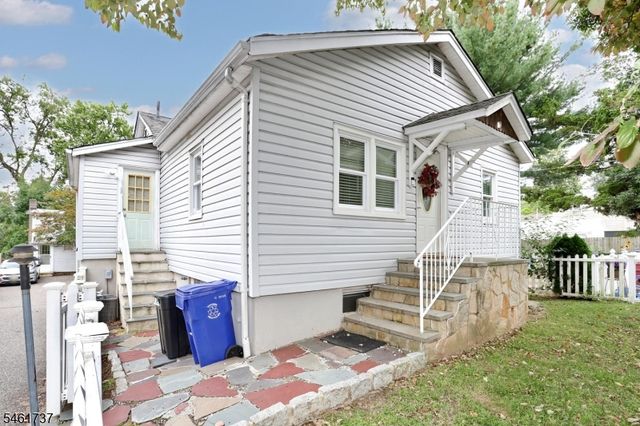 15 Crescent Ave, Totowa Boro, NJ 07512