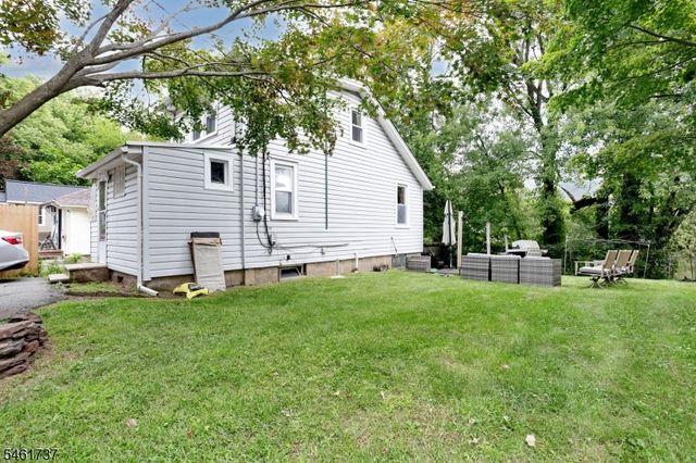 15 Crescent Ave, Totowa Boro, NJ 07512