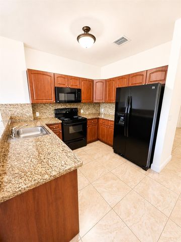18230 NW 59th Ave 205, Hialeah, FL 33015