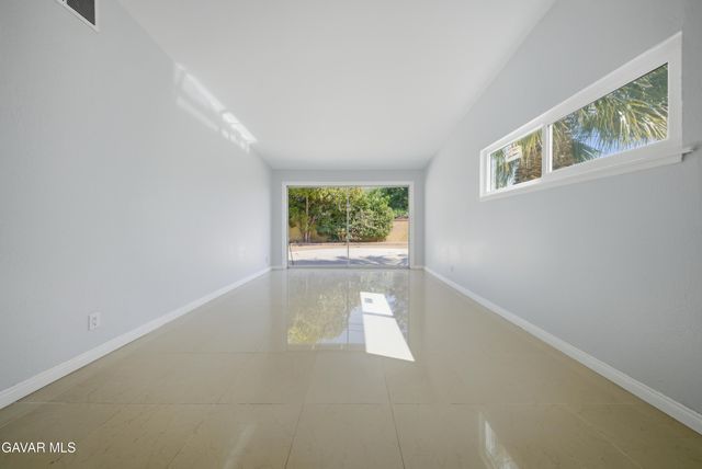 1133 W Avenue J15, Lancaster, CA 93534