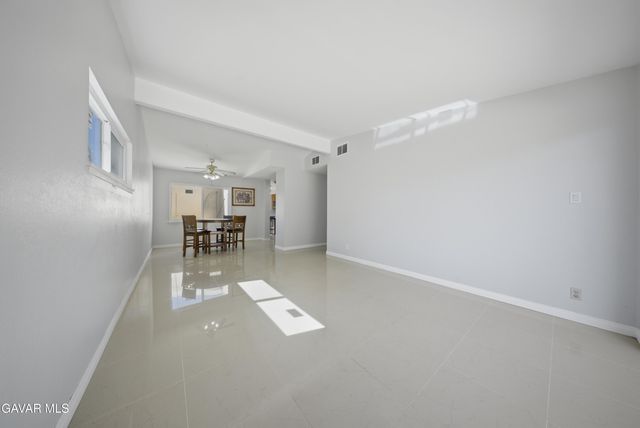 1133 W Avenue J15, Lancaster, CA 93534