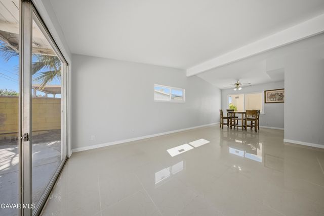 1133 W Avenue J15, Lancaster, CA 93534