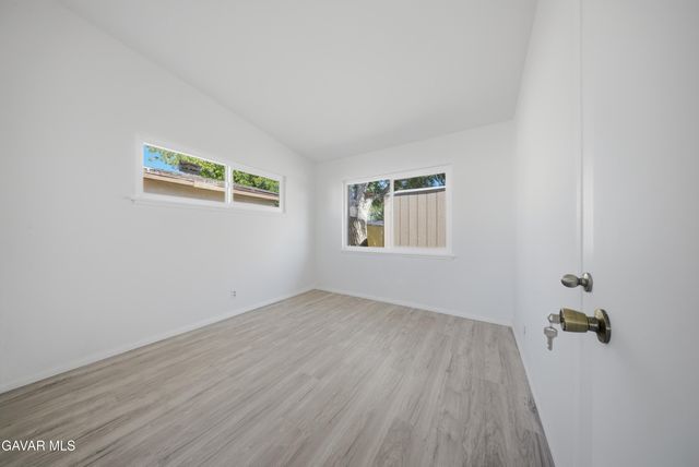 1133 W Avenue J15, Lancaster, CA 93534