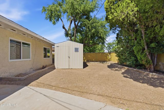 1133 W Avenue J15, Lancaster, CA 93534
