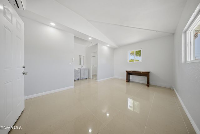 1133 W Avenue J15, Lancaster, CA 93534