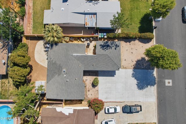 1133 W Avenue J15, Lancaster, CA 93534