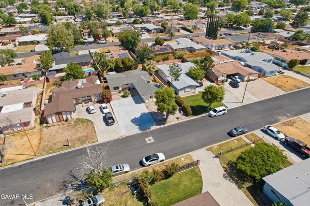 1133 W Avenue J15, Lancaster, CA 93534