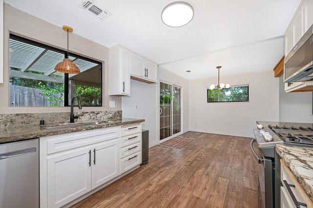 119 Toyon Dr, Auburn, CA 95603