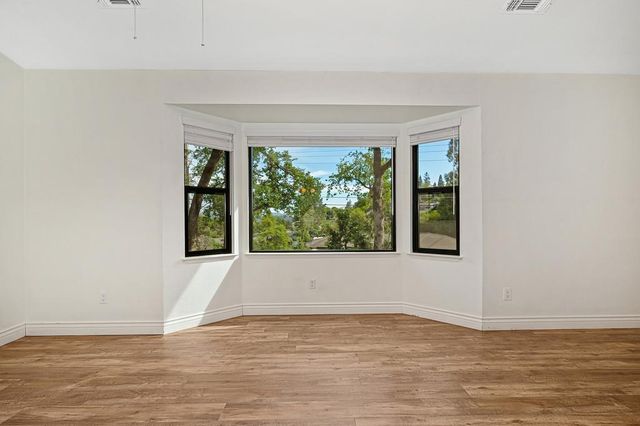 119 Toyon Dr, Auburn, CA 95603