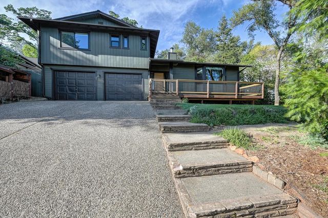 119 Toyon Dr, Auburn, CA 95603