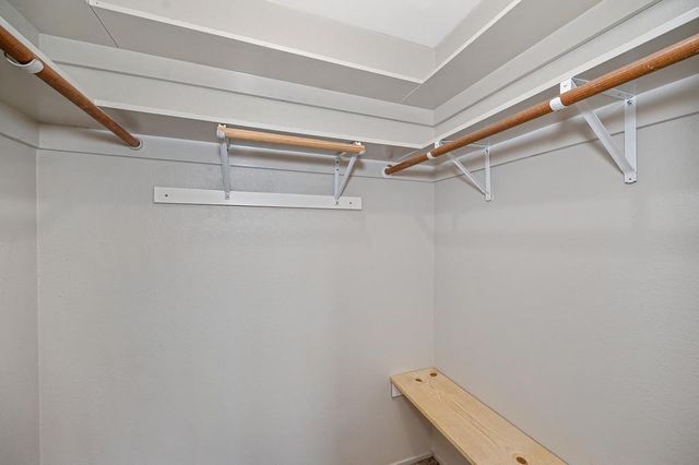 119 Toyon Dr, Auburn, CA 95603